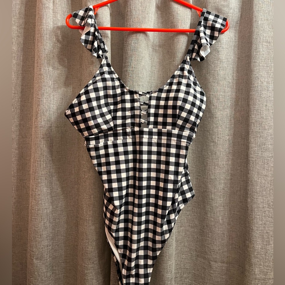 Black and white gingham swimsuit NWOT size XL